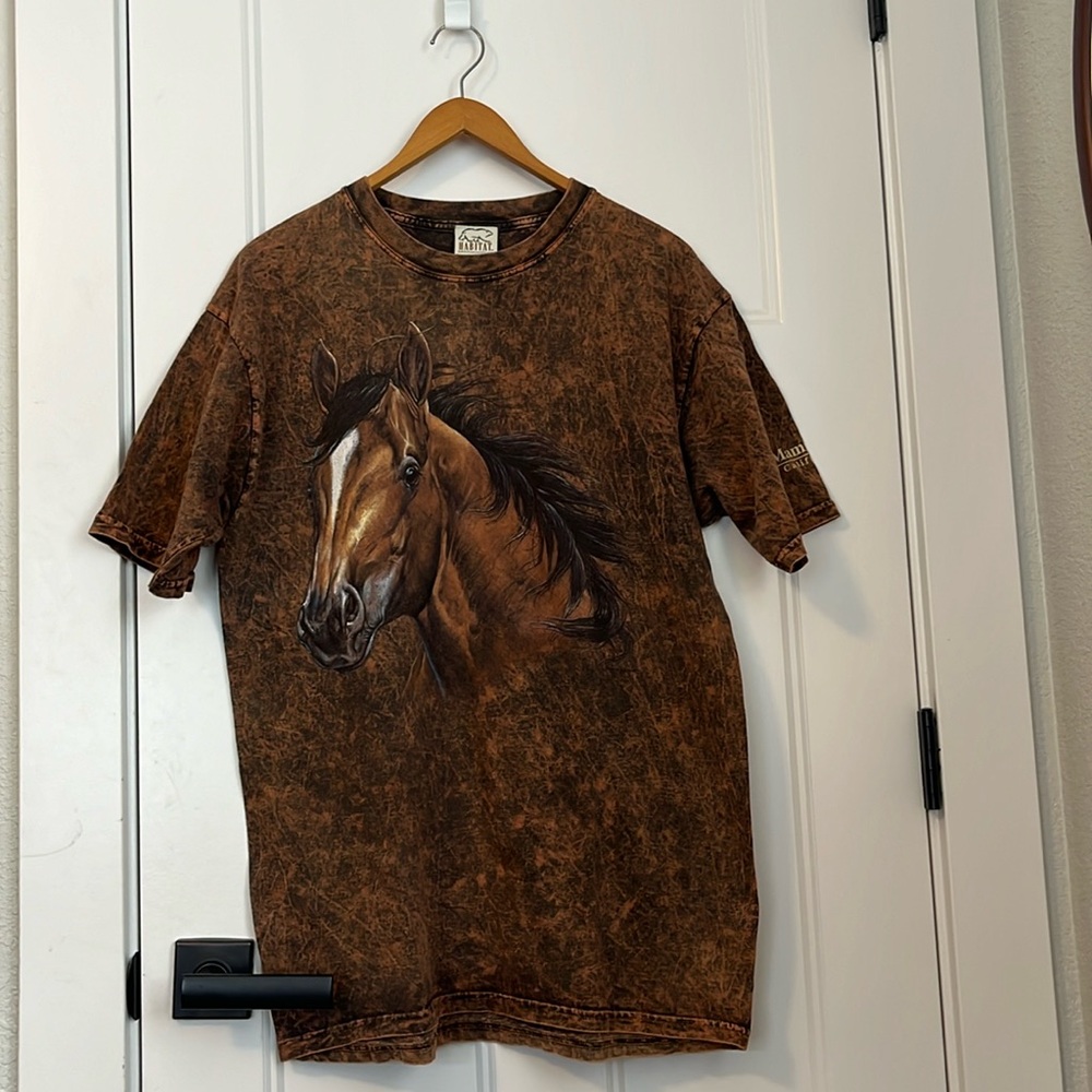 2000 habitat graphic horse T-shirt
